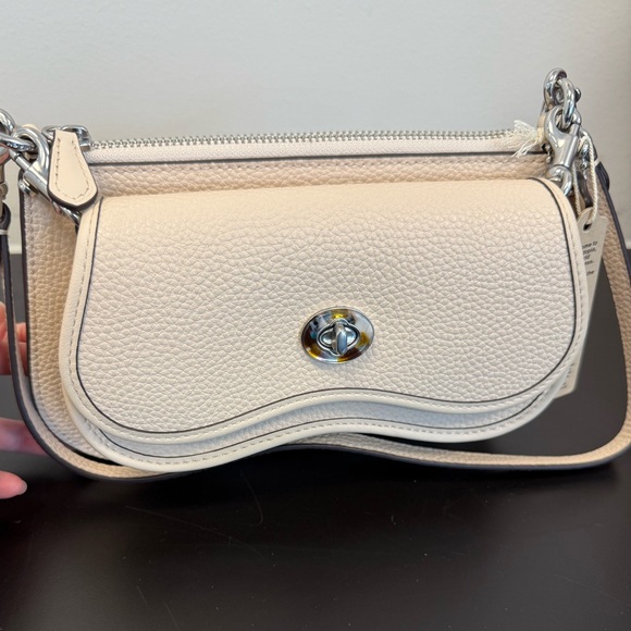 Coach Coachtopia Crème Cream wavy dinky Leather Shoulder Bag turnlock - Picture 1 of 7